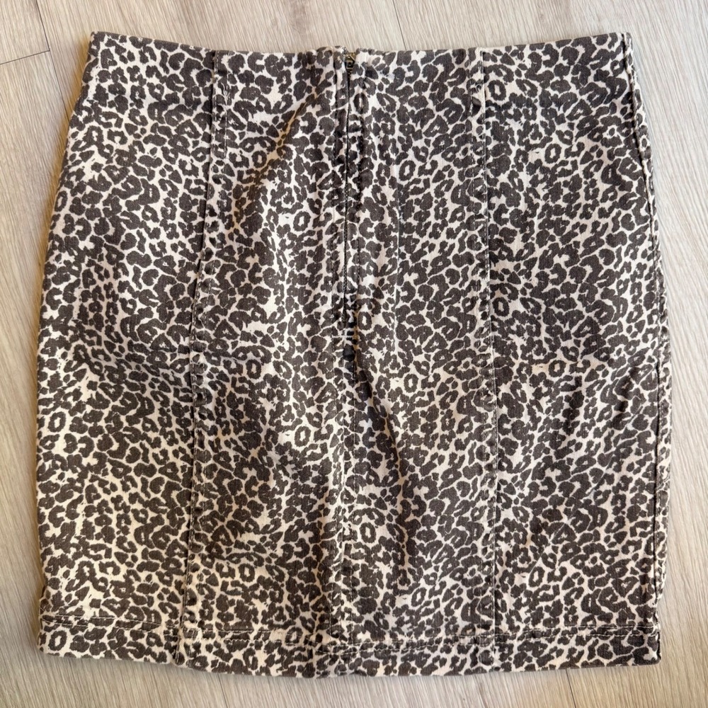 Free People Brown Leopard Print Stretch Denim Mini Skirt Size 6 Full Back Zip - Picture 2 of 8
